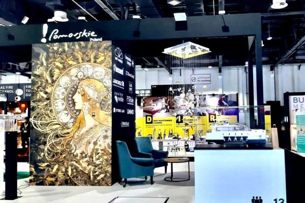 Creative exhibition stand