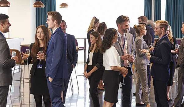 Top 5 Business Networking Tips at the Dubai Exhibitions