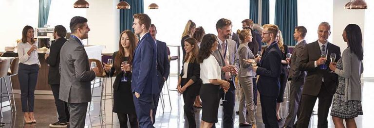 Top 5 Business Networking Tips at the Dubai Exhibitions