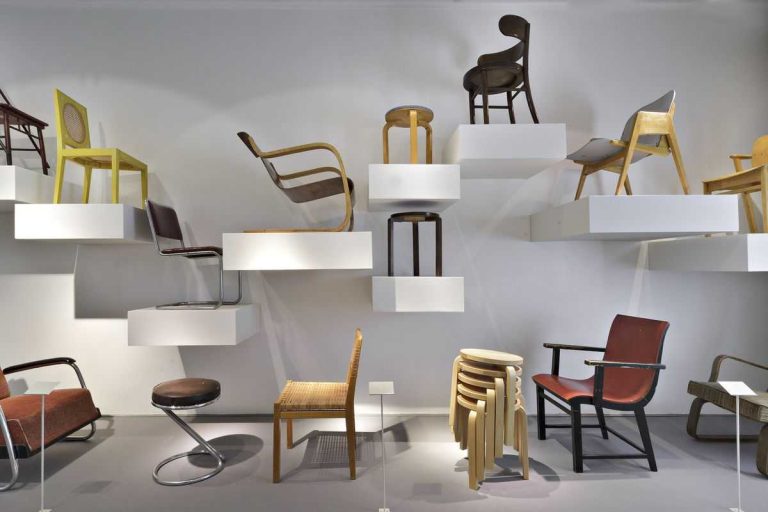 How to Choose right Furniture for Exhibition Stand Build up
