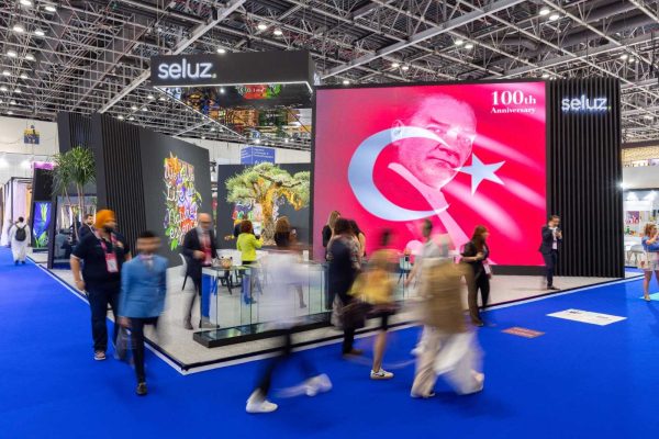 Unveiling the Beauty World Dubai Marvel: Seluz Fragrance Stand