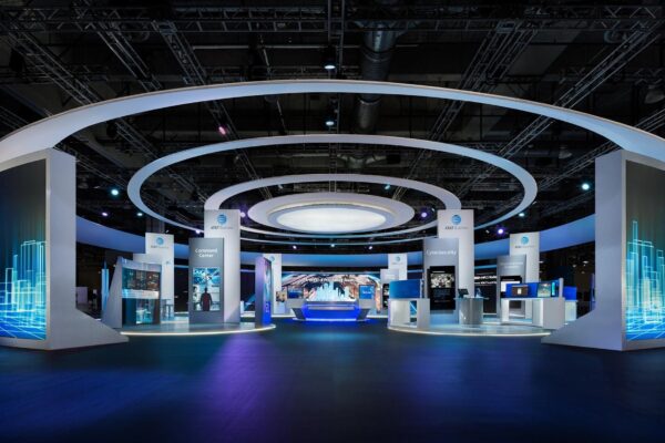 5 Trends Revolutionizing Exhibition Stand Design in Dubai